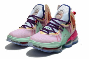 Nike LeBron 19