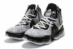 Nike LeBron 19