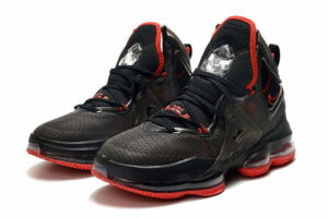 Nike LeBron 19